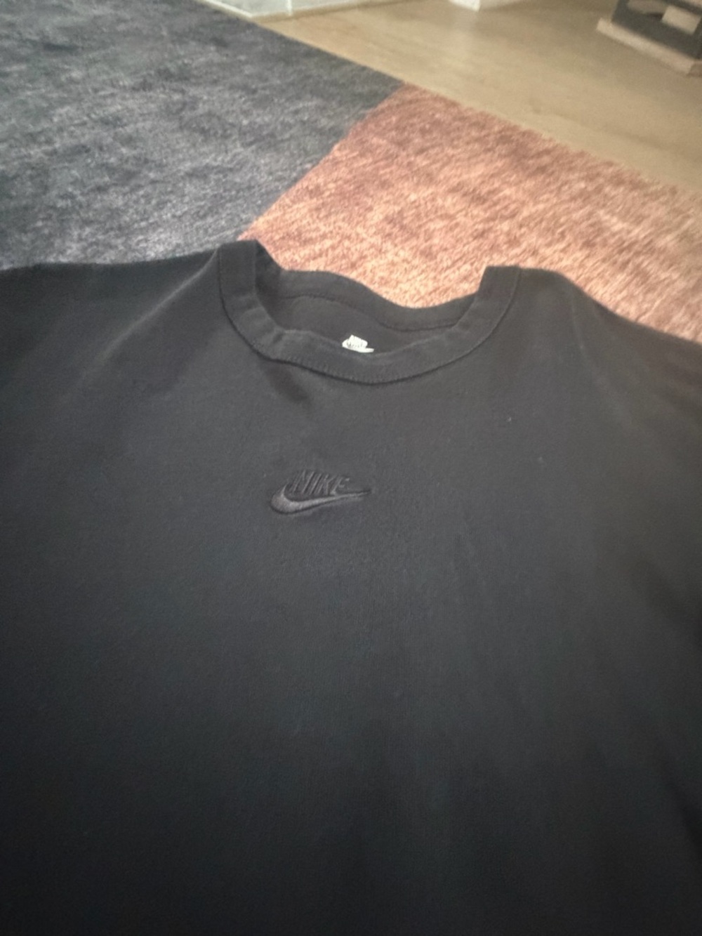 Nike Men's Black Short Sleeve Crew T-Shirt - Picture 3 of 4